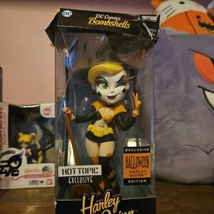 DC Comics Bombshells Hot Topic Exclusive Halloween Harley Quinn Figure